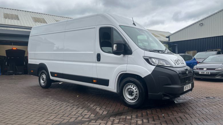 Peugeot Boxer 3500 Heavy L4 Diesel 2.2 BlueHDi 140 H2 Van Professional